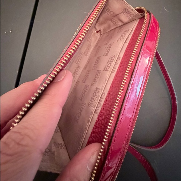 Michael Kors Crossbody Wallet Patent Leather Red 7x4x1.5 Inches Double Zipper - Picture 8 of 9